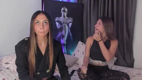 couple_funnyy online show from February 18, 12:06 am