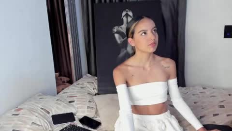 couple_funnyy online show from May 15, 11:34 pm