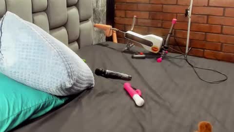 Snapshot of couple_gold69 chatting on February 18, 9:16 am Andrea and Scott online show from February 18, 9:16 am