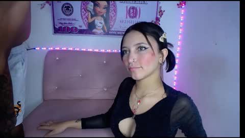 Snapshot of couple_no_limits22 chatting on November 3, 11:59 pm couple_no_limits22 online show from November 3, 11:59 pm