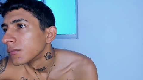 Snapshot of couple_no_limits22 chatting on November 23, 2:17 pm couple_no_limits22 online show from November 23, 2:17 pm