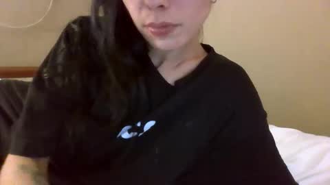 Snapshot of couplebra11 chatting on March 30, 3:24 pm BelloyBella online show from March 30, 3:24 pm