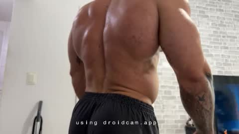 couplemuscle40 online show from February 18, 2:46 pm