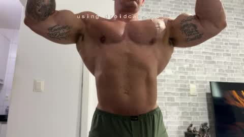 couplemuscle40 online show from June 2, 2:41 pm