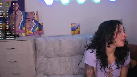 Snapshot of couplevibes_ chatting on June 3, 3:09 am Emily Andy online show from June 3, 3:09 am