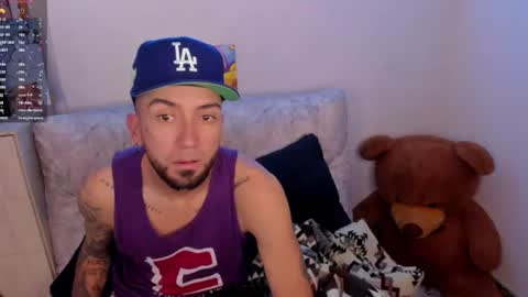 Snapshot of couplevibes_ chatting on July 1, 2:24 am Emily Andy online show from July 1, 2:24 am