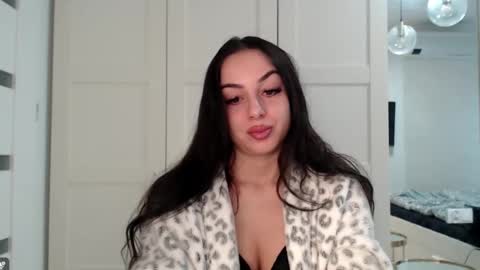 Snapshot of courtney_lux chatting on February 17, 8:00 am Courtney online show from February 17, 8:00 am