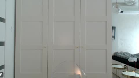 Snapshot of courtney_lux chatting on March 18, 7:55 am Courtney online show from March 18, 7:55 am