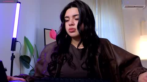 Courtney online show from September 28, 1:27 pm