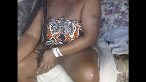 Snapshot of coykinks chatting on December 16, 5:07 pm Ebony Euphoria online show from December 16, 5:07 pm