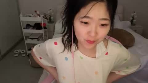 cozykorean online show from May 18, 1:24 am