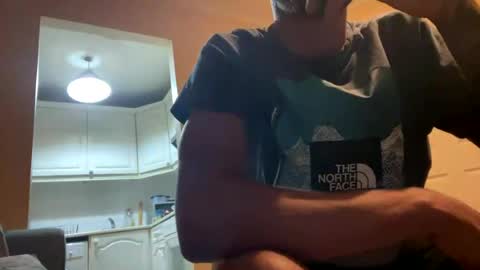 cozzyfella31 online show from July 12, 9:39 pm