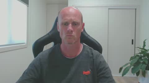 Snapshot of cptduckpants chatting on December 9, 5:18 am cptduckpants online show from December 9, 5:18 am