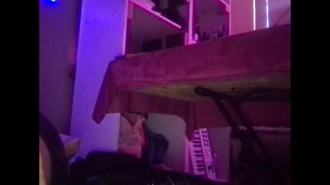 Snapshot of crash__gothic chatting on February 14, 6:51 pm CrashGothic online show from February 14, 6:51 pm