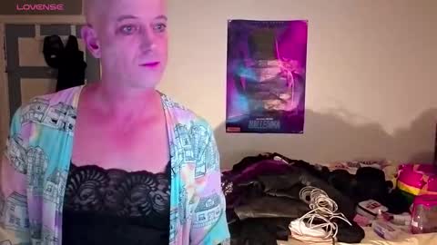 Snapshot of crash__gothic chatting on March 10, 9:36 am CrashGothic online show from March 10, 9:36 am