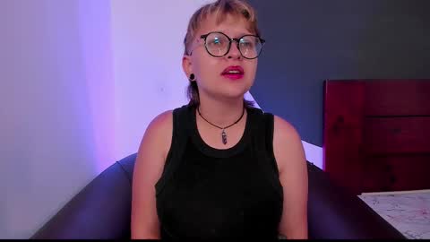 Snapshot of crazy_cakes_ chatting on February 24, 2:40 am Lexie Rose online show from February 24, 2:40 am