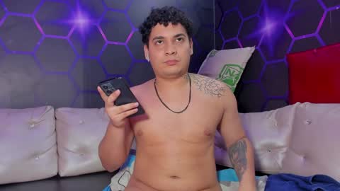 Snapshot of crazy_sexvip chatting on October 18, 12:28 pm - Girl ZOE and Boy Cain online show from October 18, 12:28 pm