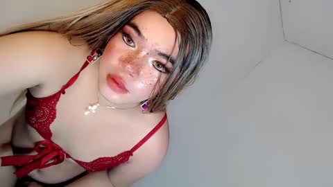 Hot Ayisha online show from December 20, 6:35 pm