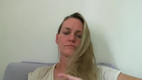 Anny online show from January 17, 7:05 pm