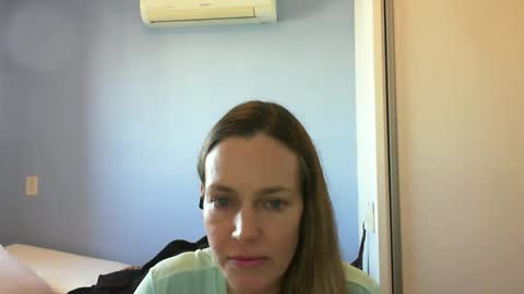 Snapshot of crazyanny chatting on October 17, 10:51 am Anny online show from October 17, 10:51 am