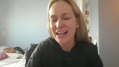Anny online show from May 4, 12:23 pm