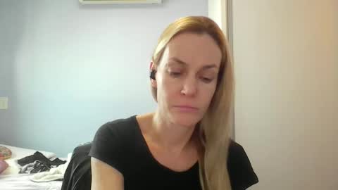 Anny online show from May 8, 10:42 am
