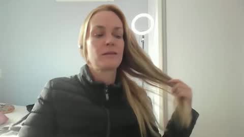 Anny online show from May 11, 5:32 pm