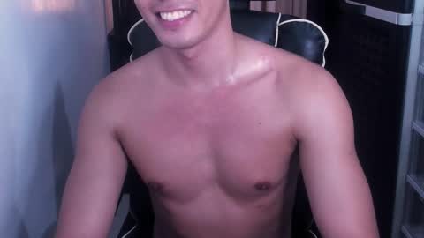 Snapshot of crazyasiancum chatting on November 3, 5:09 am Zion online show from November 3, 5:09 am