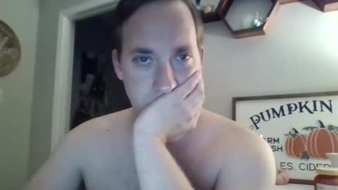 Snapshot of crazyhorn28 chatting on November 2, 6:05 am crazyhorn28 online show from November 2, 6:05 am