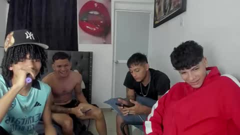 Snapshot of crazzy_master1 chatting on April 4, 5:49 am crazzy_master1 online show from April 4, 5:49 am