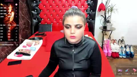 Snapshot of crazzy_pussy chatting on October 7, 1:30 pm Ana online show from October 7, 1:30 pm