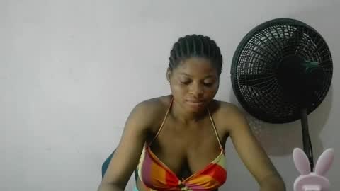 Snapshot of creamy_babyx chatting on May 12, 9:39 am Creamy babyx online show from May 12, 9:39 am