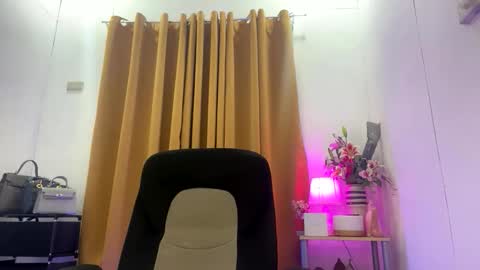 Snapshot of creamy_cock26 chatting on September 28, 11:04 am A S H L Y online show from September 28, 11:04 am