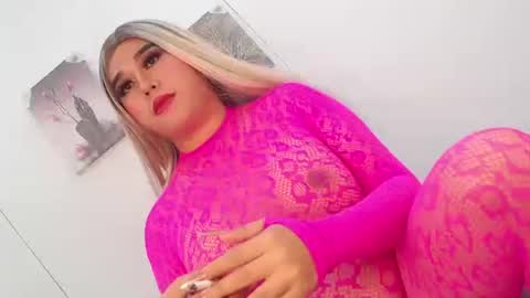 Snapshot of creamy_cock26 chatting on February 5, 11:04 am A S H L Y online show from February 5, 11:04 am