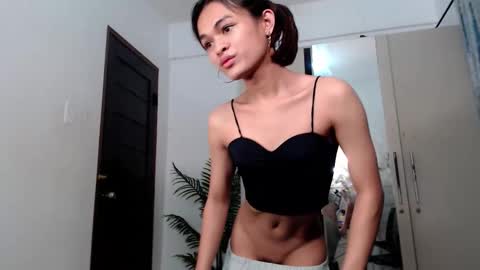 Snapshot of creamy_delilah chatting on March 23, 6:39 am Delilah online show from March 23, 6:39 am