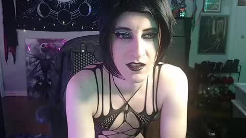 Sylvia online show from February 23, 1:13 am