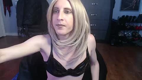 Sylvia online show from February 26, 3:42 am