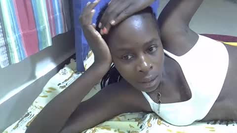 Snapshot of creamy_pussie chatting on March 24, 10:37 pm creamy_pussie online show from March 24, 10:37 pm