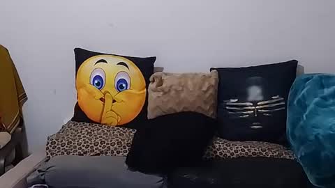 Snapshot of creamyhub chatting on October 12, 6:56 am creamyhub online show from October 12, 6:56 am