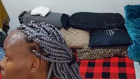 Snapshot of creamyhub chatting on October 18, 8:48 am creamyhub online show from October 18, 8:48 am