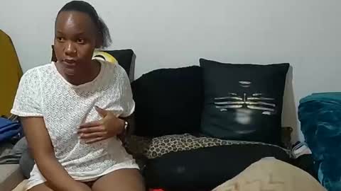 Snapshot of creamyhub chatting on November 8, 7:19 am creamyhub online show from November 8, 7:19 am