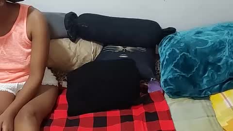 Snapshot of creamyhub chatting on November 17, 6:19 am creamyhub online show from November 17, 6:19 am