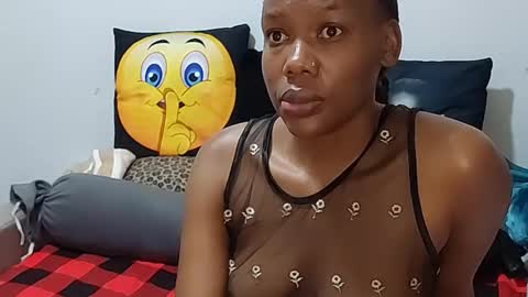 Snapshot of creamyhub chatting on December 15, 9:13 am creamyhub online show from December 15, 9:13 am