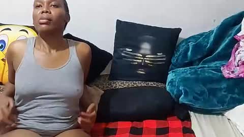 Snapshot of creamyhub chatting on December 18, 9:32 pm creamyhub online show from December 18, 9:32 pm