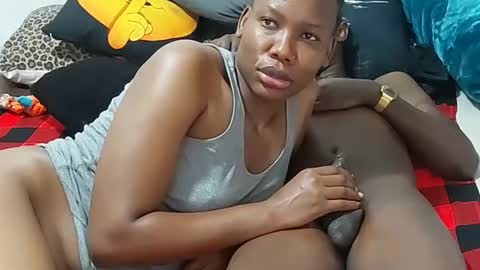 Snapshot of creamyhub chatting on December 19, 9:38 am creamyhub online show from December 19, 9:38 am