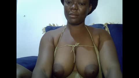 Snapshot of creamypussyxx chatting on April 18, 7:34 am creamypussyxx online show from April 18, 7:34 am