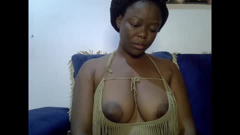 Snapshot of creamypussyxx chatting on April 19, 7:51 am creamypussyxx online show from April 19, 7:51 am