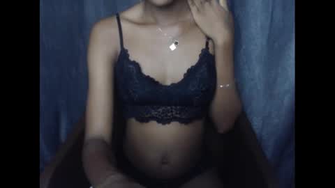Snapshot of creamyxmuffin chatting on February 24, 4:38 am creamyxmuffin online show from February 24, 4:38 am