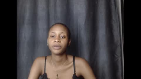 Snapshot of creamyxmuffin chatting on February 24, 8:14 pm creamyxmuffin online show from February 24, 8:14 pm