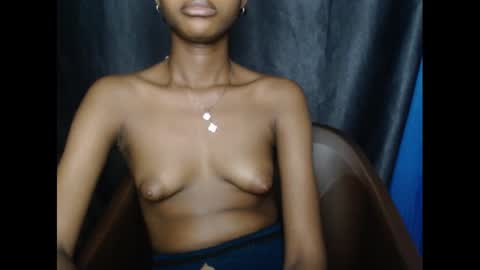 Snapshot of creamyxmuffin chatting on February 26, 4:47 am creamyxmuffin online show from February 26, 4:47 am